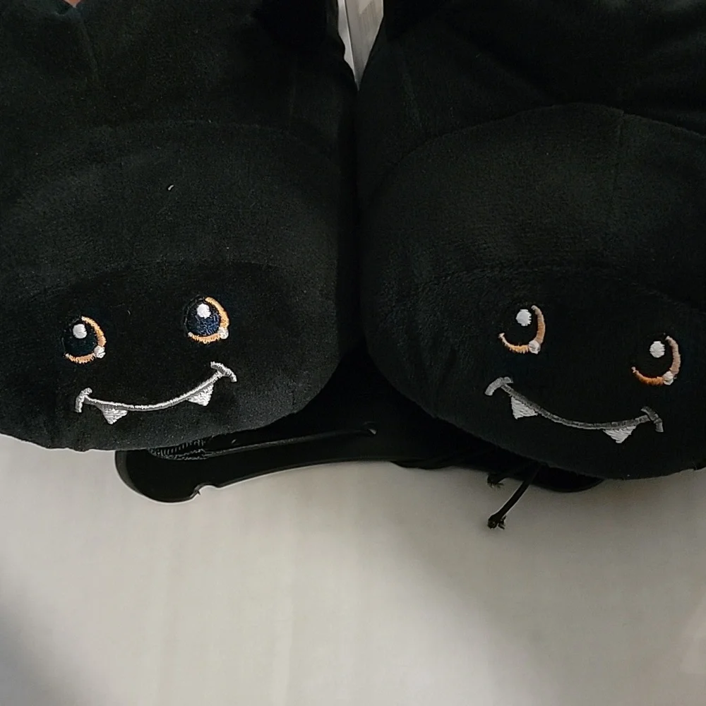 Kids spider slippers